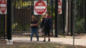 A mask mandate has been introduced at two public schools reporting high COVID case numbers. Students and teachers in individual classrooms at other schools have also been ordered to mask-up, with infections doubling since last term. #9News | WATCH LIVE 6pm | 9 News Adelaide