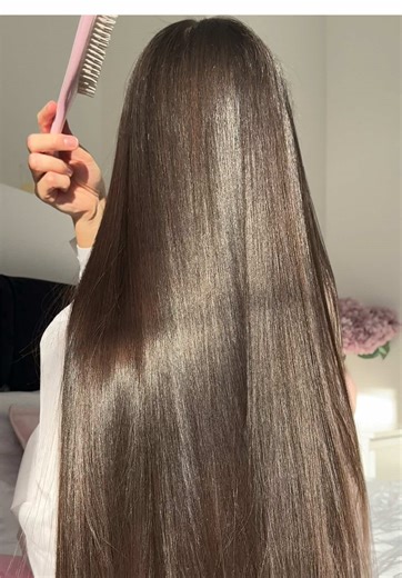 Straight Hair vs. Curly Hair Styles: Best Transitions