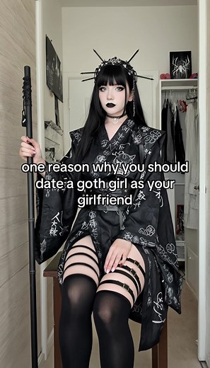 Why You Should Date a Goth Girl as Your Girlfriend