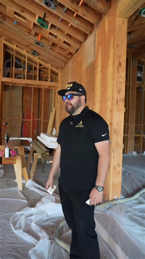 Master Insulation Corp / California on Instagram: "Spray Foam vs Fiberglass. #sprayfoam #insulation #construction #sprayfoamvsfiberglass #masterinsulationcorp"