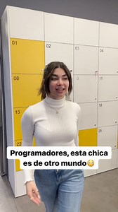 Sin tantos monitores, devs! Puedes abrir un navegador desde VScode 😳 usando BlackBox ¿Conocías esto? Déjamelo en los comentarios 👇 #programar #programacion #softwareengineer #hack #devs #ahorradinero #javascript #codinghack #programador | Adriana García