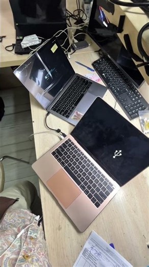 MacBook A1932 Boot Loop Fix 👨‍💻👨‍🔧 #laptoprepair #laptop #batteryreplacement #motherboardrepair