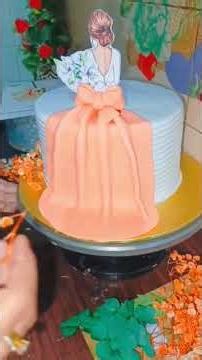 customer cake Lene again or mai ne bnaya hi ni tha #mangocake #berrycake #bluecake #bridalshowercake