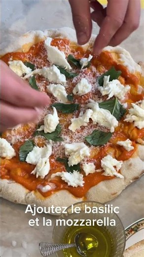 La pizza alla vodka : audacieuse, fondante et pleine de caractère. 🍕
