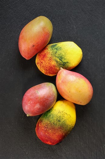 Die viralen Früchte selber machen? Kein Problem! Wir zeigen Dir, wie einfach Du die feinen Früchte selbst herstellen kannst. Perfekt als Weihnachtsdessert! 🤩 Das ganze Rezept findest Du unter rezepte.lidl.ch Viel Spass beim Nachmachen! #LidlCH #Rezepte #ViraleFrüchte #DIY #Mango | Lidl Schweiz - Suisse - Svizzera