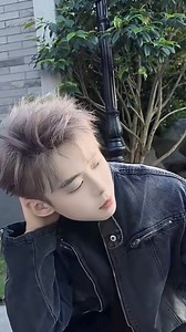 2.3M views · 10K reactions | ນ້ອງບໍ່ຢາກເຊື່ອສາຍຕາ ວ່າພາບຕົງຫນ້າຊິເປັນຄວາມຈິງ 藍藍 | Sounds Viengchan Music | Facebook