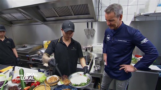 20K views · 141 reactions | Vom Apotheker zum Koch: Christian Henze erwartet sich von Rivauls vietnamesischer Küche im "Mr. Le" viel frisches Gemüse, Fisch und Fleisch. Kann der gebürtige Sachse seinen Erwartungen gerecht werden? #MeinLokalDeinLokal  „Mein Lokal, Dein Lokal“ – Montag bis Freitag um 17:55 Uhr, bei Kabel Eins oder kostenlos streamen auf Joyn. | Mein Lokal, Dein Lokal | Facebook