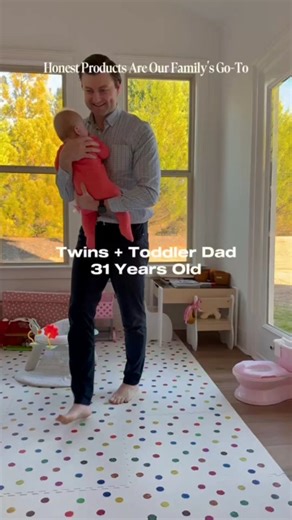 Diaper duty? No problem, dads—we've got your back! ⭐ 📹| @jjake_____ | The Honest Company