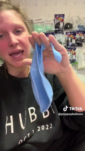 Pop Pop Balloon (@poppopballoon)’s video of I Saw A Balloon