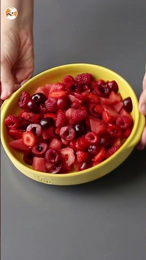 The freshest red fruit salad of the summer 🍓❄️