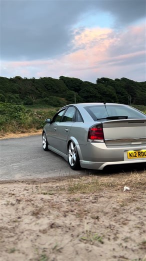 “I can smell the corruption” #scottish #vauxhall #vectrac #carsceneuk #scottishcarscene #dirtydiesel #carcommunity #modifiedcar #highmillageclub