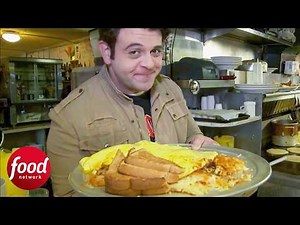 Adam Richman VS MEGA 12 EGG OMELETTE (The Southwestern Exposure At Beth's Cafe) | Man V Food