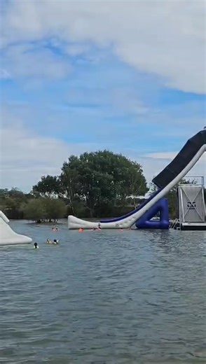 #hashtag #quilly#structure gonflable