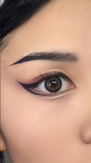 Princesses, learn this! This eye makeup technique is absolutely gorgeous! #makeup#EyeMakeupTutorial