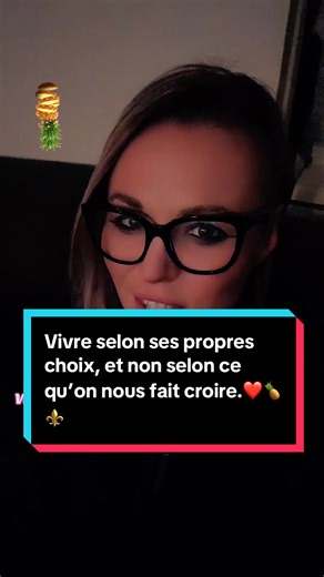 Vivre selon ses propres choix, et non selon ce qu’on nous fait croire. Vidéo ciblée #femme #libre #liberte #choixdevie @math_libertine2