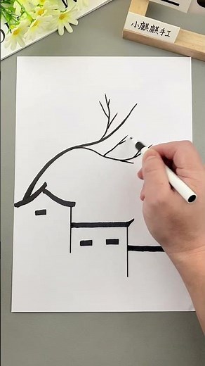 Simply dip a fruit net in paint and dab a few dots to create a beautiful autumn-themed painting