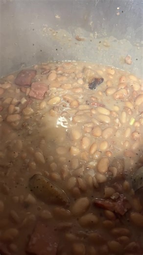 Yes indeed. It’s soup beans! 101 Jane Hill Road, Ashland, KY 11am - 7pm #DorkysBBQ #DorkLife | Dorky's BBQ