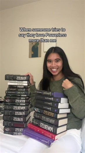In all seriousness I’m so glad so many people love this series as much as I do 🤗😚 #powerlesslaurenroberts #booktok #paedyngray #kaiazer #booklover