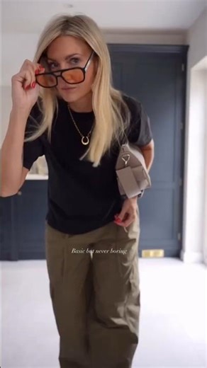 The Cargo Trouser Outfit Formula Every Minimalist Girl Needs This Season #fashiontrends #streetstyle