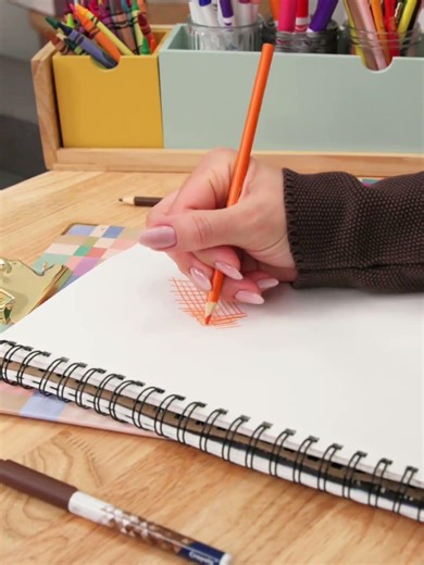Crayola #CreativeTip: How-To Crosshatch for Illustration and Drawing with Crayola Colored Pencils