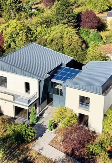 Maison d’architecte à Tomblaine 352 m² avec piscine et garage 6 véhicules