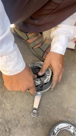 Bike Rear Wheel Brake Shoe Replacement & Fitting | Step-by-Step Guide 🛠️🛠️