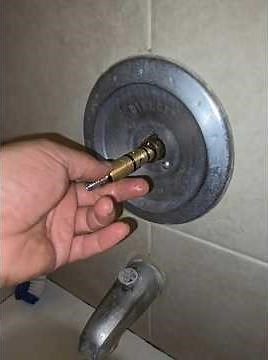 HOW TO REPLACE MOEN CARDRIDGE FOR SHOWER AND TUB #MOEN #SHOWERLEAK #WATER #PLUMBING #DIY #PLUMBER