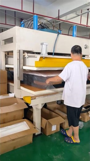 This Is How Your Bed Is Made! 🛏️💥”8 “From Factory to – Spring #mattress #mattressfactory #shorts