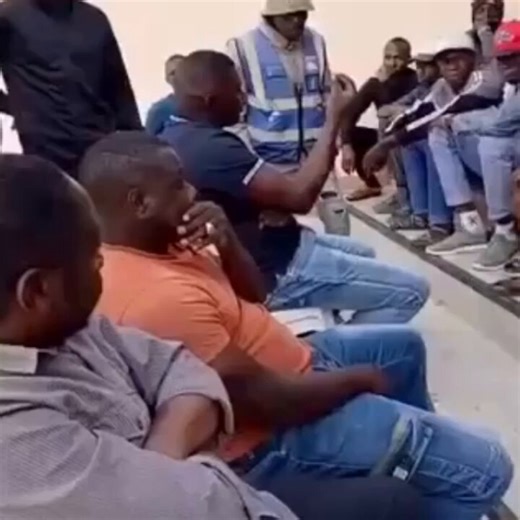 I hope that in addition to discussing the security aspects (goons for hire) of this clip, we also have a conversation on the economic despair, which draws so many youth into these recruitment traps. I am curious to know the youth opportunities (prosperity) plan which my friends @NetoAgostinhoMP @mkawasi @MwangiBonnie are working on with CJ @dkmaraga