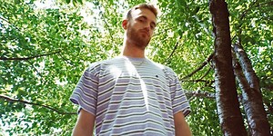 Michael Kiwanuka & Tom Misch Explore the Deceptions of Wealth in "Money" Visual (UPDATE)