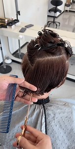 87K views · 1K reactions | Learn to cut short hair in one minute#haircut #hairdresser❤️❤️❤️ #haircolor #hairstyle #hairstyles #hairtutorial #hairdresser #Hairdresser❤️❤️❤️ #hairsalon #Hairdresser | Hairstylist tribe | Facebook