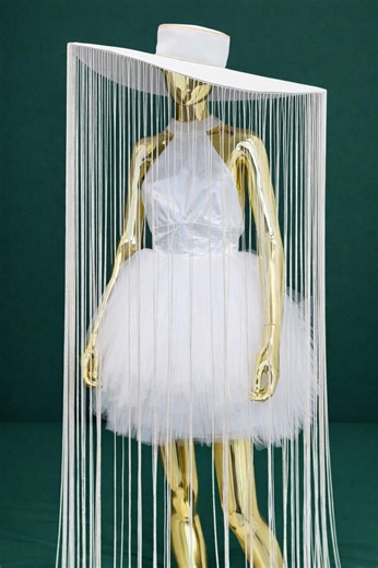 White Fringe Bridal Hat, Wedding Statement Headpiece, Tassel Veil Hat, Modern Bride Headwear, Bachelorette Outfit