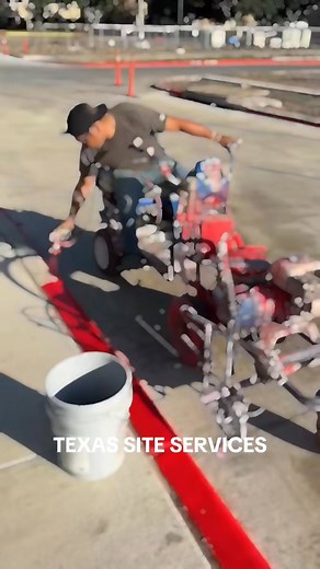 Texas Site Services is out on the H-E-B job off Culver’s on HWY 281 — laying down clean, crisp striping like it’s nothing!Our crew makes it look easy… striping with one hand? Now that’s impressive! 👏🚧Precision, skill, and Texas-strong work ethic — that’s TSS.#TexasSiteServices #StripingCrew #HEBProject #OnTheJob #TexasContractors #TSSPride #Highway281 | Texas Site Services Llc