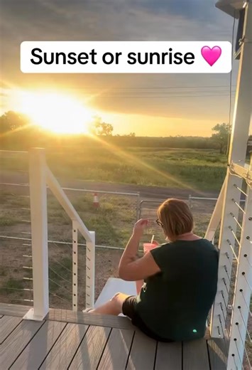 Kim Williams on Instagram: "Allowing a slow start or end to the day helps to manage my anxiety, ground my energy and release what is not mine. Recognising this has been a game changer in my personal and professional life. Kim Williams Energetic Fairy Godmother 💐💐💐💐💐💐💐 #energywork #intuitivecoach #energeticsupport"