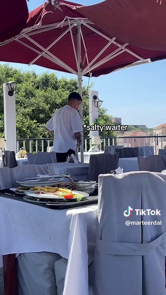 Unfavorable TripAdvisor Reviews in Greece