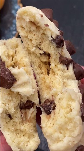 1 Minute Microwave Chocolate Chip Cookie without Egg