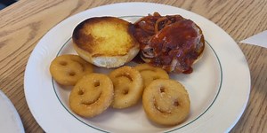 Hometown Eats: Smiley’s Grill & BBQ