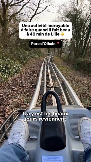 Ce parc à 40mn de Lille est génial pour tester la luge d’été (mais pas que!) 👌🏻 Une activité qui plaît beaucoup aux petits, mais aussi aux plus grands (on vous voit) 👀 📍 Parc d’Olhain - Rue de Rebreuve - Maisnil-lès-Ruitz 🛷 Luge d’été - circuit de 1km - avec les enfants à partir de 3 ans (en solo à partir de 10 ans) 👉🏻 Tu as plein d’autres activités, gratuites ou payantes ✌🏻 En Juillet - Août il y a même une piscine 💶 Infos et tarifs des activités sur parcdolhain.fr *publication spontan