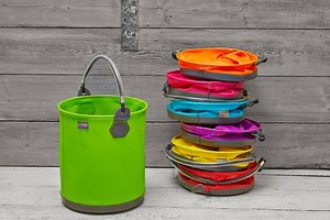 Colorful 2-in-1 collapsible water bucket ☀ Get one now 👉 http://amzn.to/2l2JUWv | The Buzz Digger