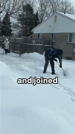 Kind Driver Helps Elderly Women Shovel Snow