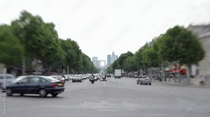 Pl. Charles de Gaulle roundabout with traffic in Paris