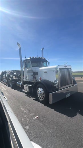 Exploring a Classic California Peterbilt Daycab
