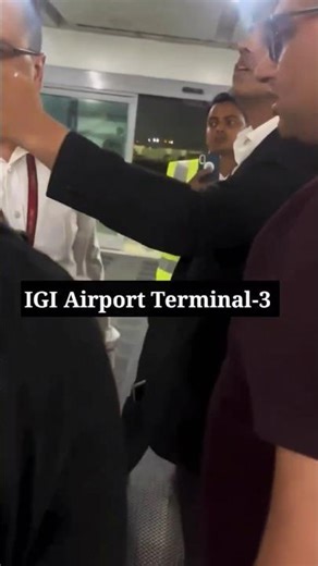 Spicejet Bangkok flight cancelled due to technical , caused passengers to wait for their luggage .