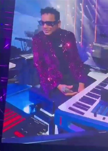 அமிர்தவர்ஷினி தவிலில் கலக்கும் AR Rahman program