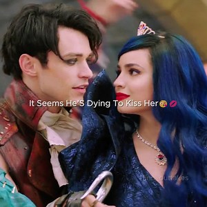 Only growing up did I realize how obsessed Harry was with Uma#tiktokmilestonechallenge #descendants #harry #funny#fyp
