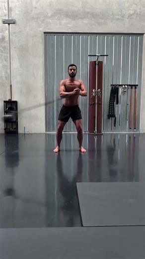 By • @_daniel_bellamy Are you hyper mobile? Addressing my hyfperflacid tendencies through optimization of gait and throwing mechanics has resulted in sustainable muscular growth and more efficient movement in my chosen sport. All the while remaining pain free. If you’re in pain or wanting to move better contact @fp_sunshinecoast #functionalpatterns #fpisthestandard #functionaltraining #painfree #painfreeliving