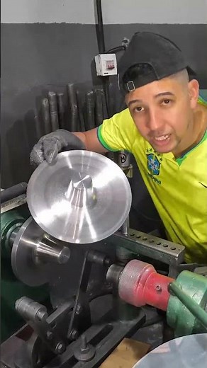 Este chico creó un molde de Pudín usando una plancha de aluminio #curiosidades