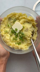 This is how I cook mashed potatoes in 6 minutes! I love that I can cook, serve and store the potatoes in this bowl! | Feel Good Foodie