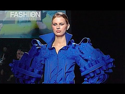 VIKTOR & ROLF Fall 2002 2003 Paris - Fashion Channel