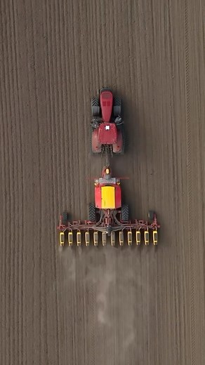 36 reactions | Case IH Magnum Rowtrac 380 CVX + semănătoarea de precizie Väderstad Tempo L de 12 rânduri  viteză de peste 15 km/h | Revista Ferma | Facebook